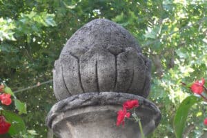 Haut de la fontaine de la place JMG Itard