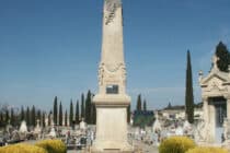 Stèle commémorative des morts pour la patrie à Oraison