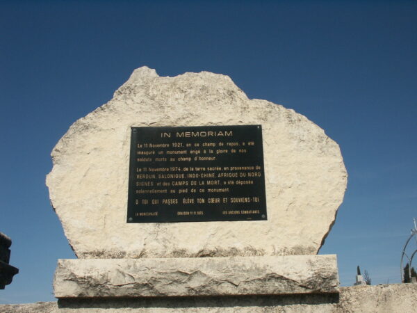 Stèle du cimetière Oraison