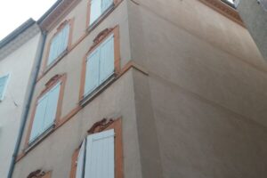 Bâtiment et la niche