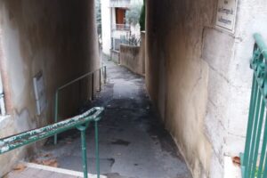 Passage rue des Ferrages de Guilhempierre